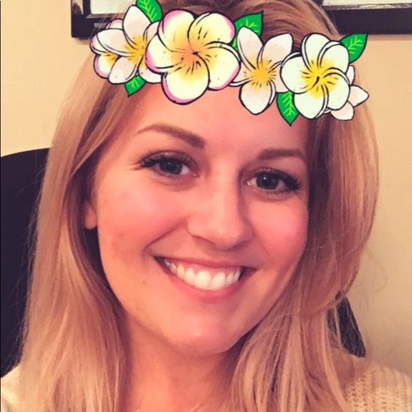 Meet your Posher, Megan - Picture 2 of 2